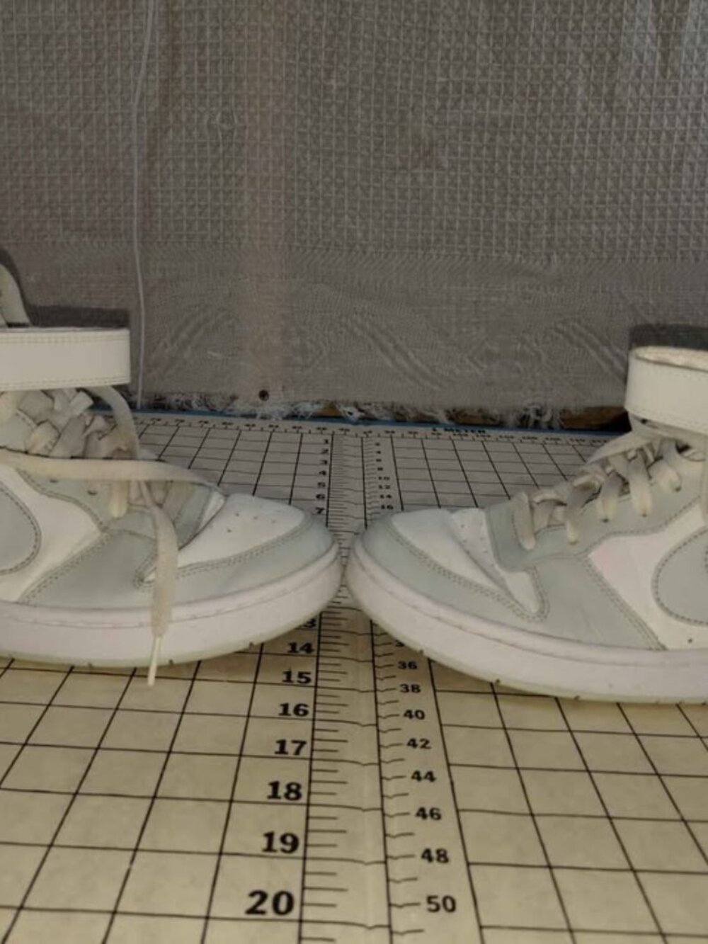 Men's Nike Court Borough Mid 2 High Top Sneakers White Gray Size 7